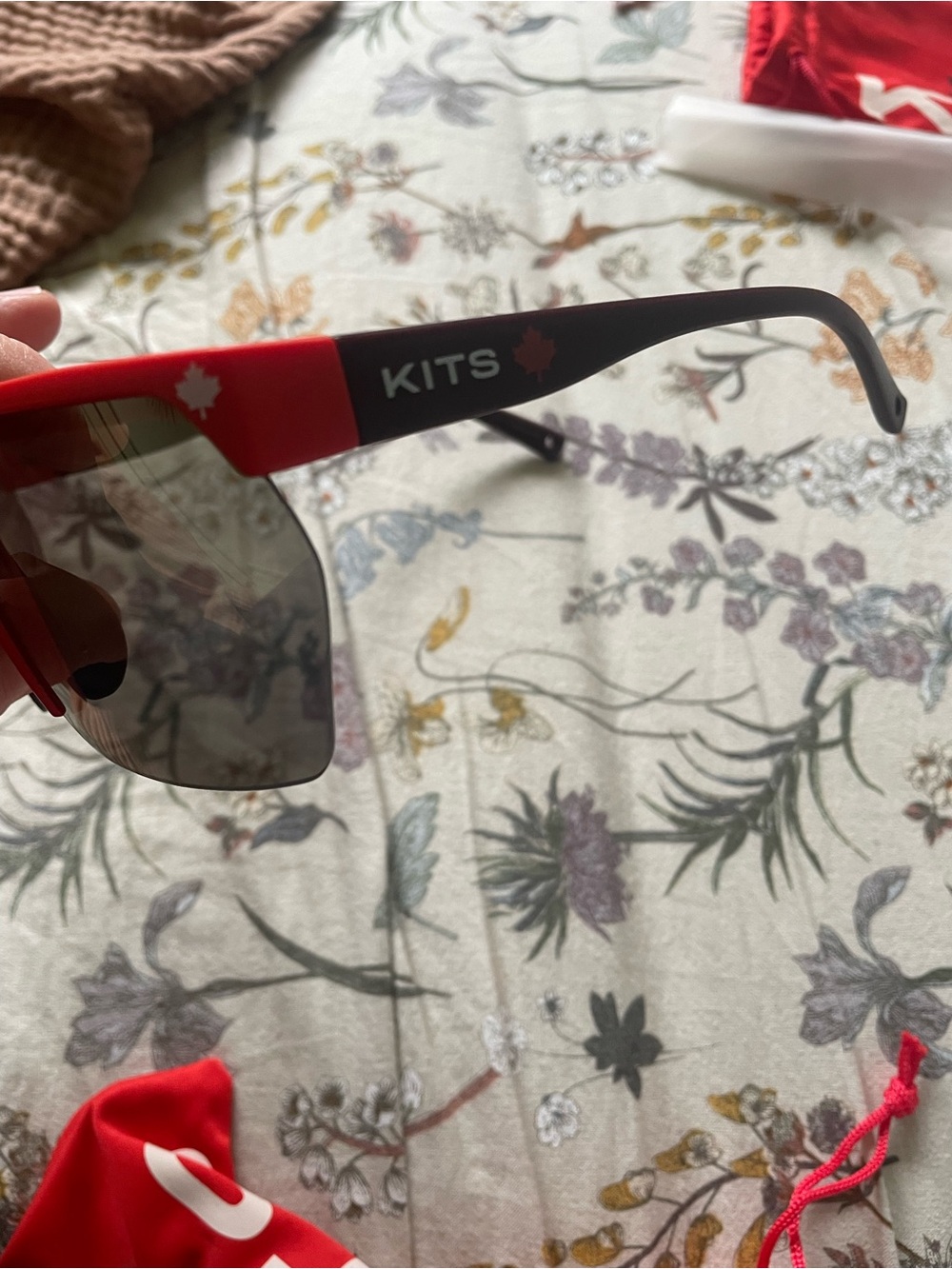 Kits Red Canada Visor Cycling
Sunglasses - Unisex - Picture 10 of 10
